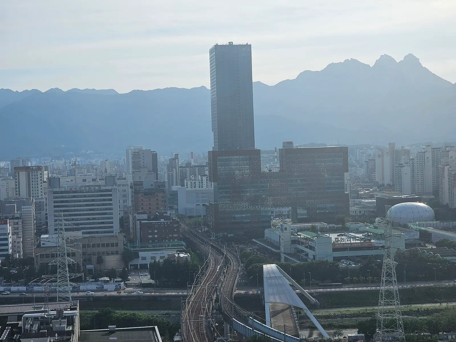 View over Chang-dong in Dobong-gu, Seoul, with mountains behind, the district of the Robot and AI Science Museum